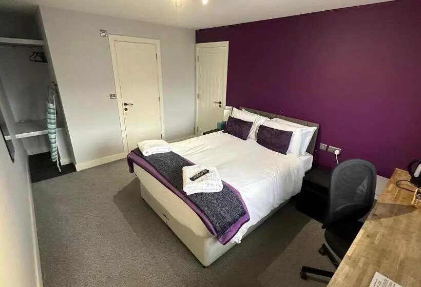 Majatalo Arlan House, Central Basingstoke