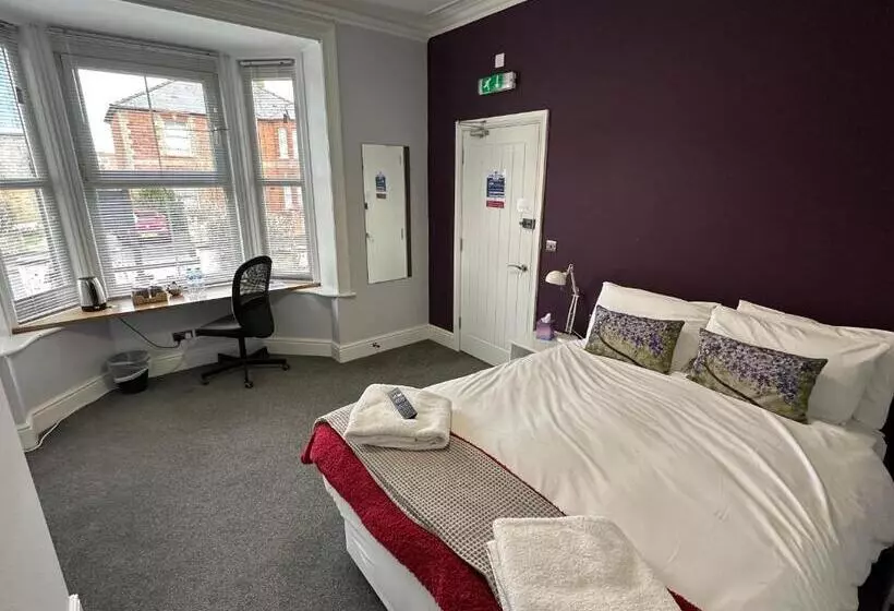 Majatalo Arlan House, Central Basingstoke