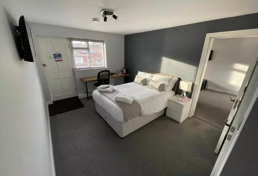 Majatalo Arlan House, Central Basingstoke