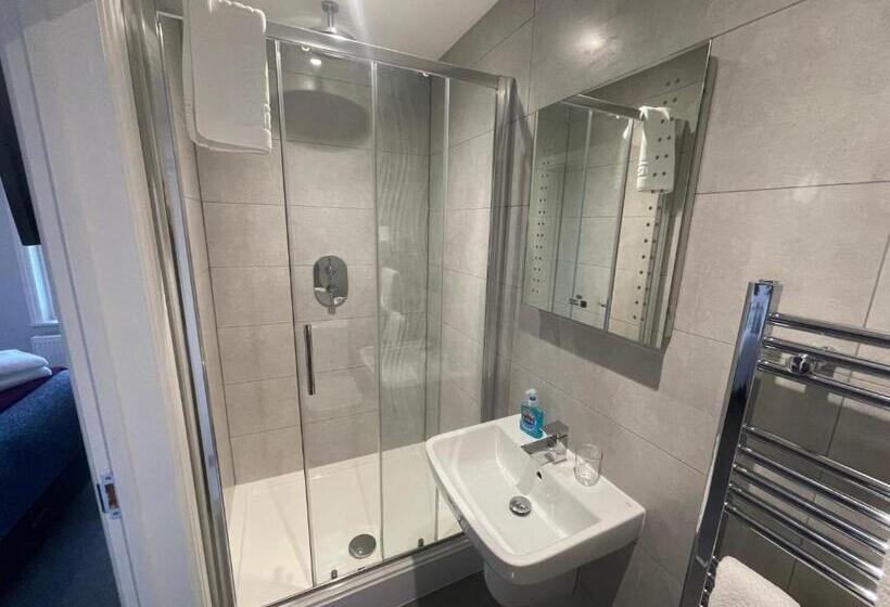 펜션 Arlan House, Central Basingstoke