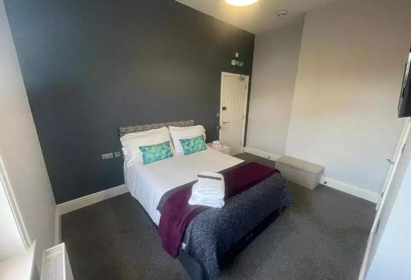 Majatalo Arlan House, Central Basingstoke