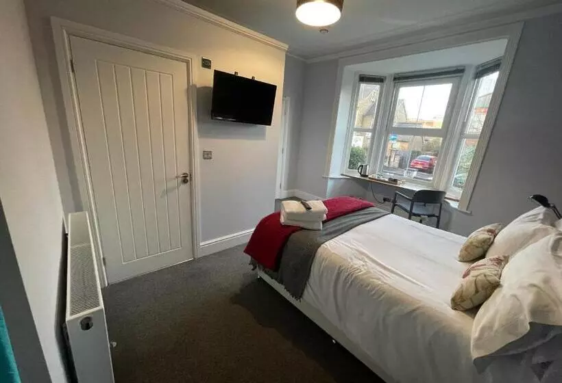 Majatalo Arlan House, Central Basingstoke