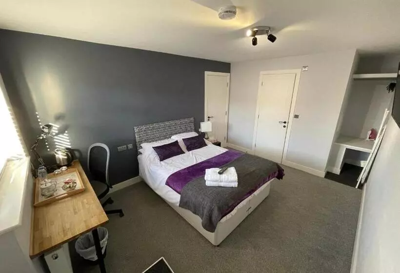 Majatalo Arlan House, Central Basingstoke