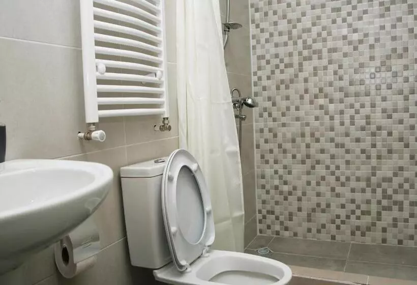 پانسیون Two Towers Guest House