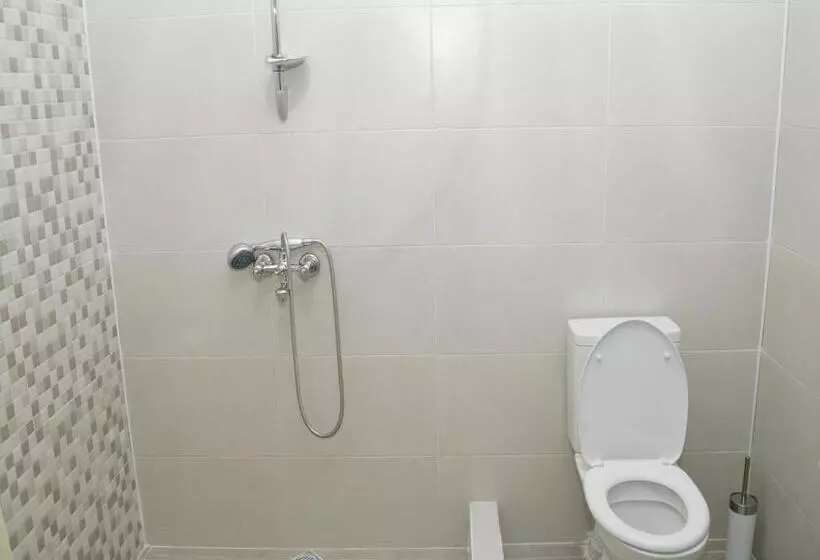 پانسیون Two Towers Guest House