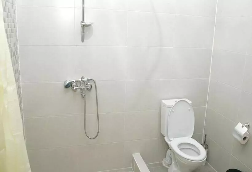 پانسیون Two Towers Guest House