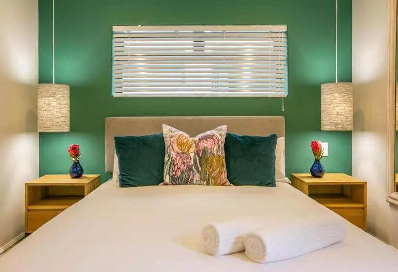 Majatalo Hout & About Guest House