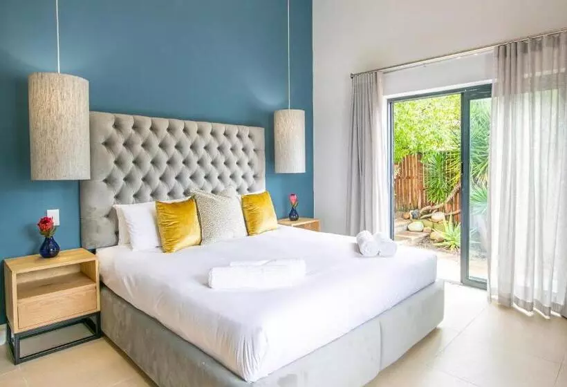 Majatalo Hout & About Guest House