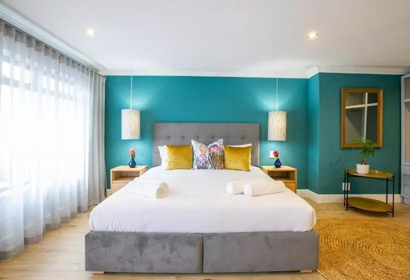 Majatalo Hout & About Guest House