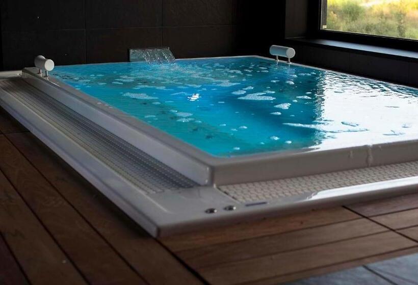 Moana Eco Surf House   Hostel