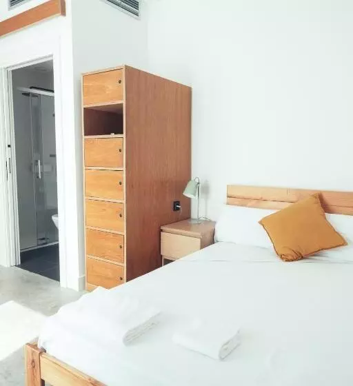 Moana Eco Surf House   Hostel