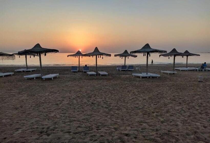هتل Royal Beach Resort Sudr