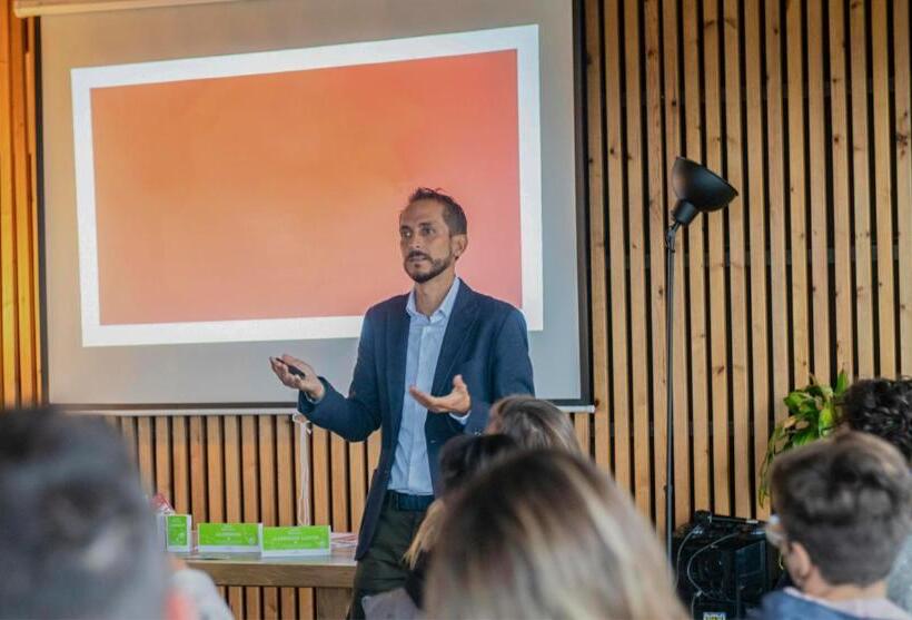 Moana Eco Surf House   Hostel