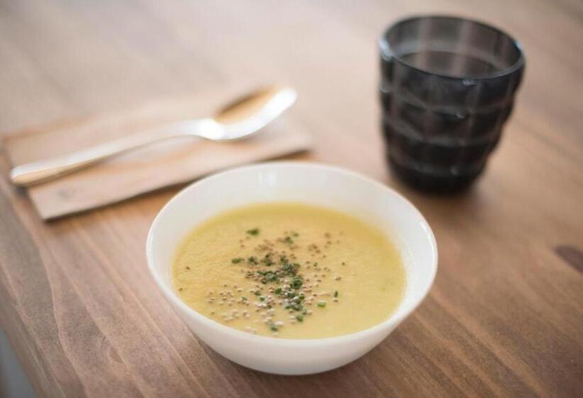 Moana Eco Surf House   Hostel