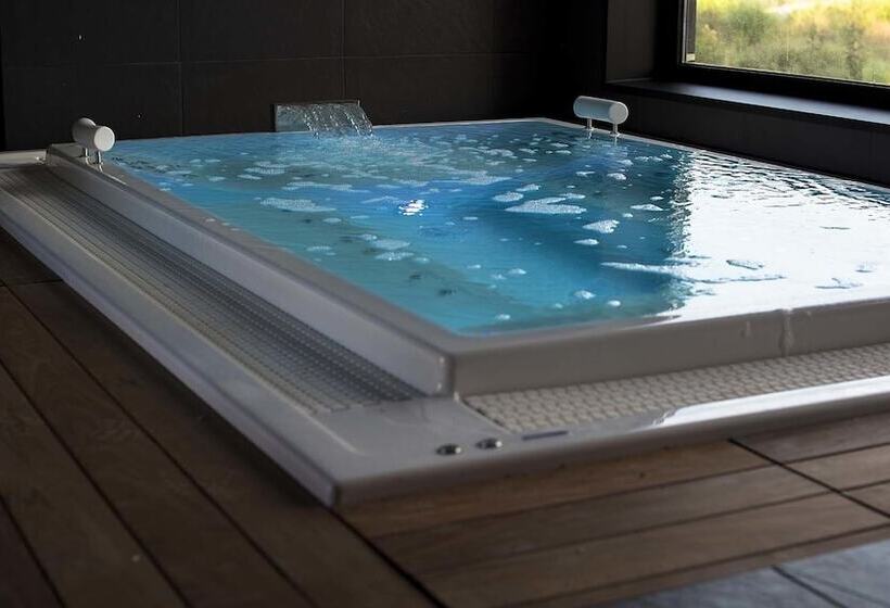 Moana Eco Surf House   Hostel