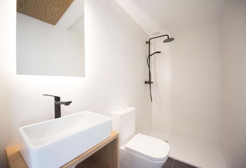 Moana Eco Surf House   Hostel