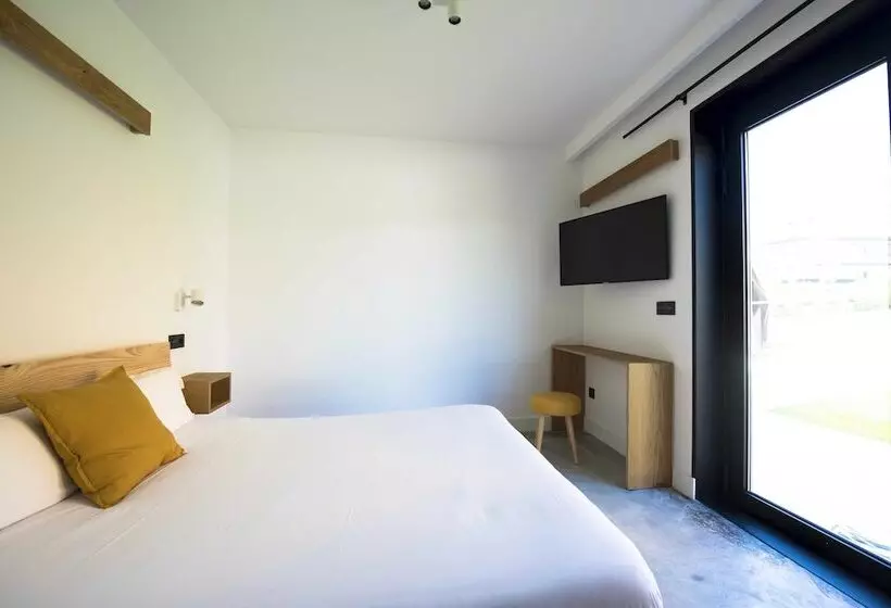 Moana Eco Surf House   Hostel