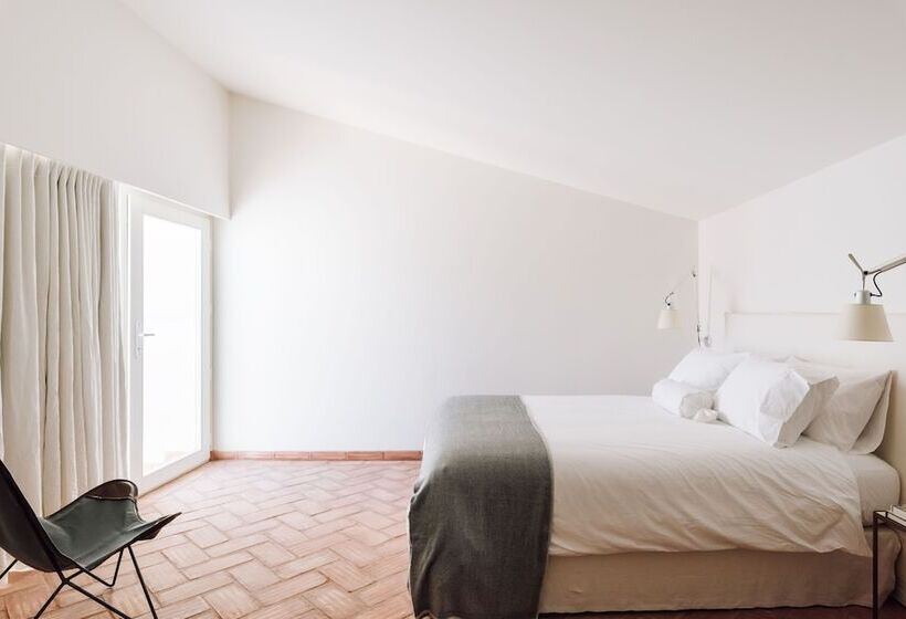 پانسیون Travassos 11