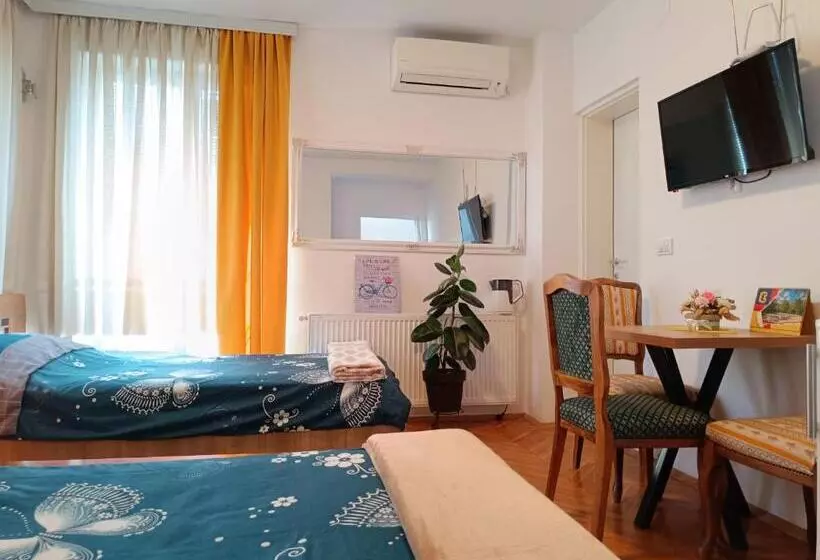 پانسیون Vila Sentić