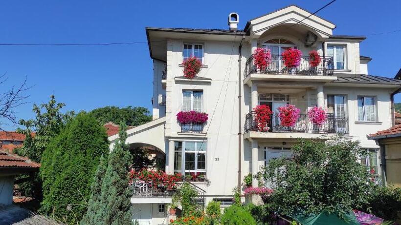 پانسیون Vila Sentić