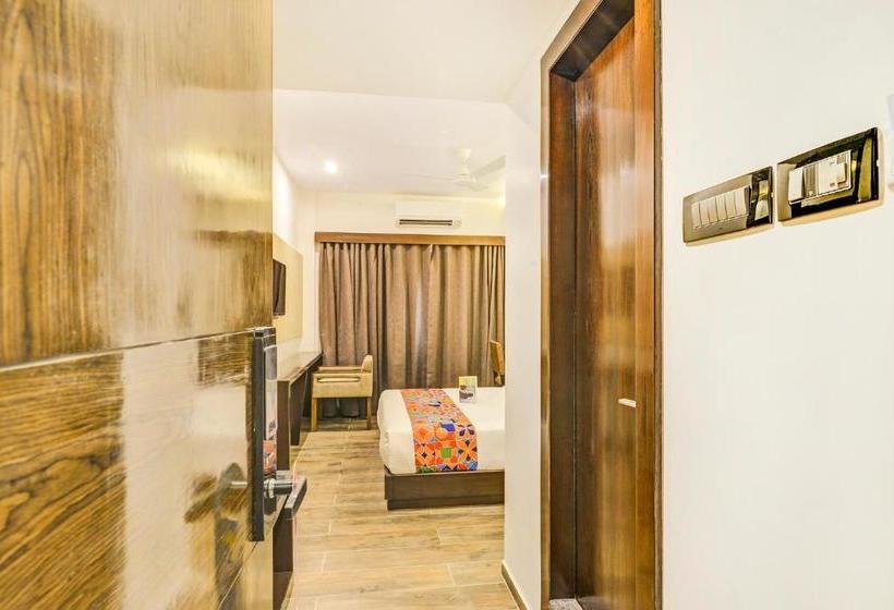 Отель Fab Urban Court