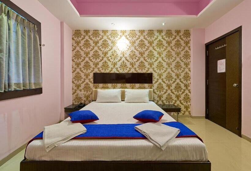 בית מלון כפרי Ganeshratna Executive