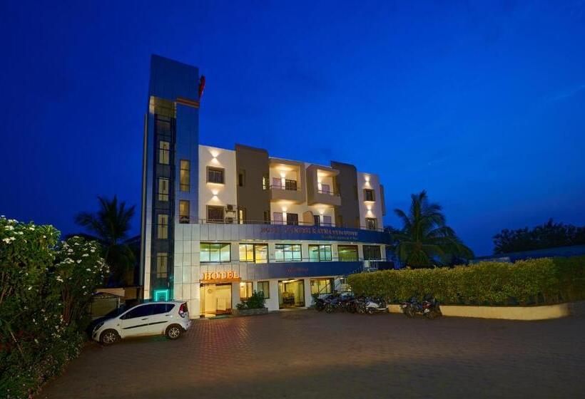 בית מלון כפרי Ganeshratna Executive