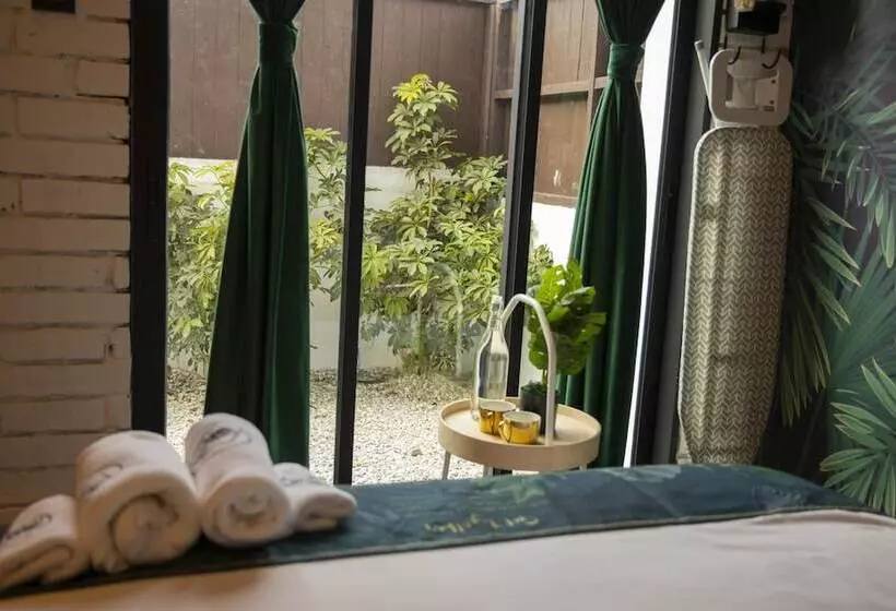 ホテル Carnarvon Suites