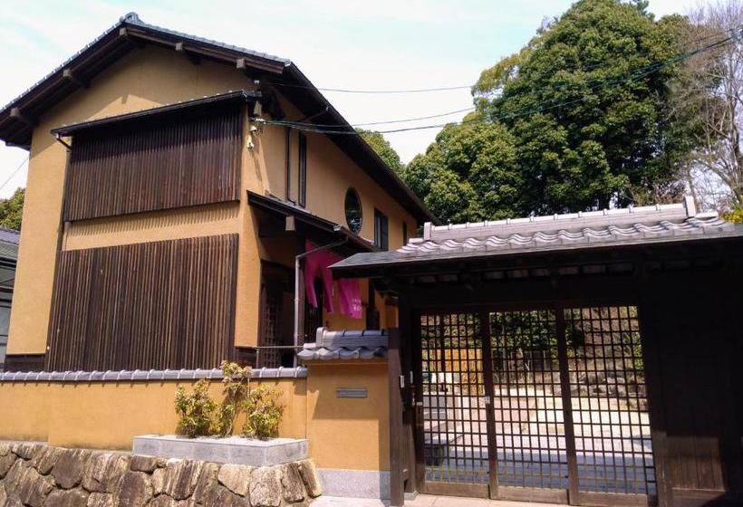 פנסיון Miyajima Fujinoya Female Only