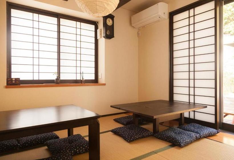 פנסיון Miyajima Fujinoya Female Only