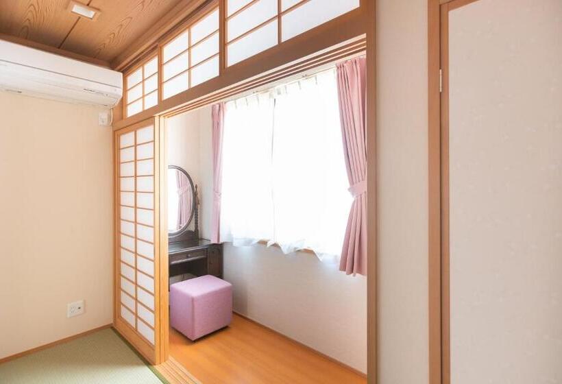 פנסיון Miyajima Fujinoya Female Only