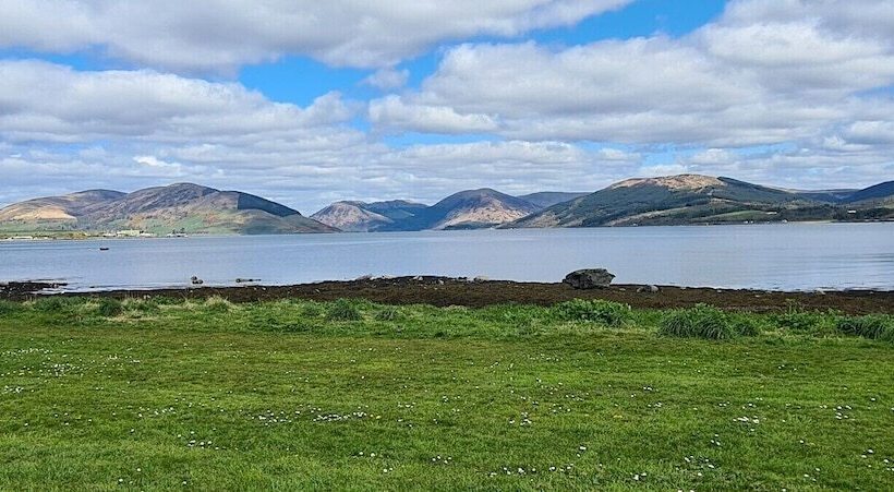 Cadillac Kustomz Hotel Breakfast Included