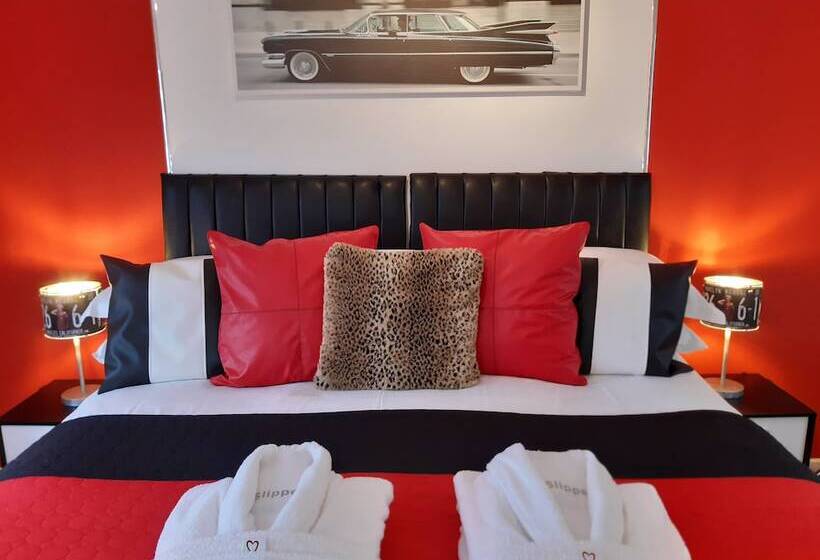 Cadillac Kustomz Hotel Breakfast Included