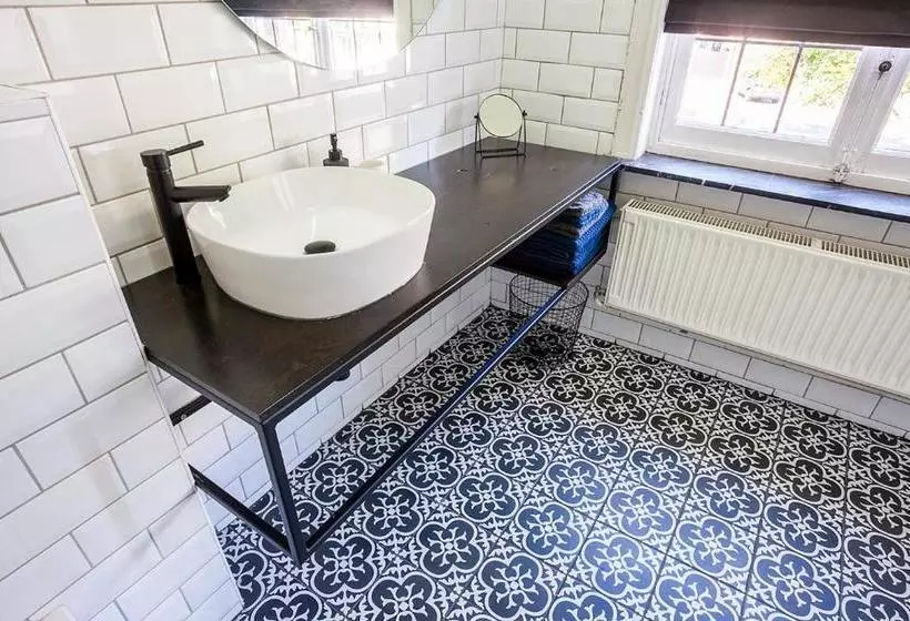 ベッドアンドブレックファースト Osti