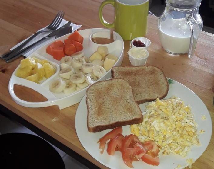 Flor De Katty Hostel Airport