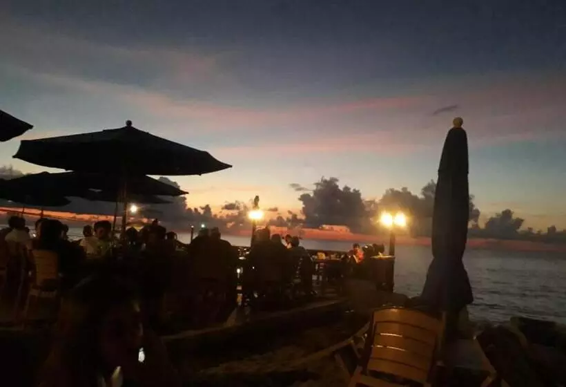 هتل Bea Rooms And Studios