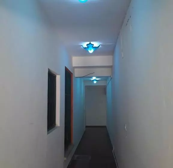 هتل Bea Rooms And Studios