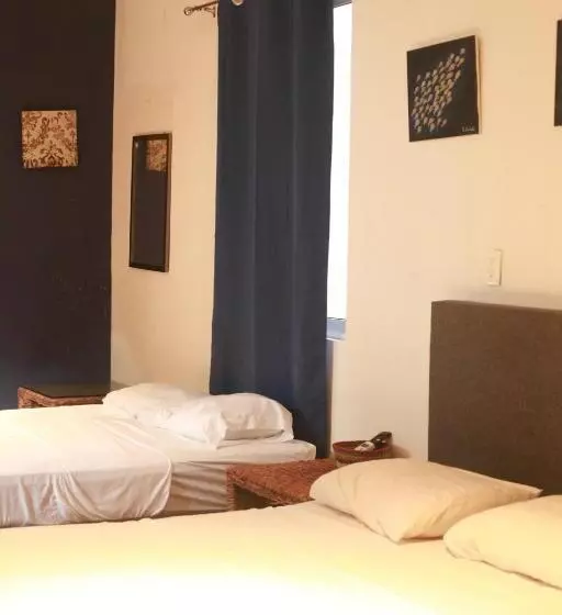 هتل Bea Rooms And Studios