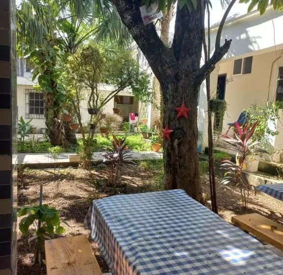 هتل Bea Rooms And Studios