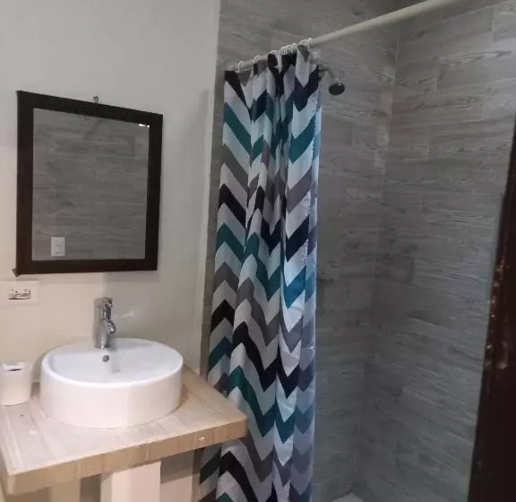 هتل Bea Rooms And Studios