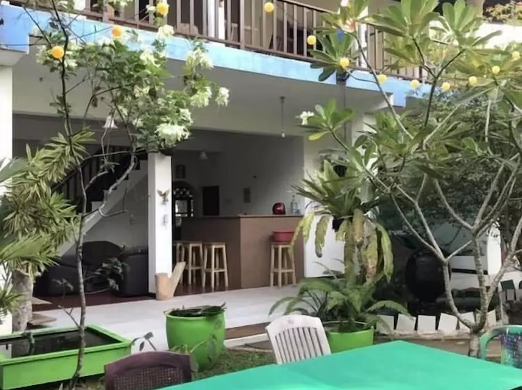 Pearl Villa Rooms And Hostel