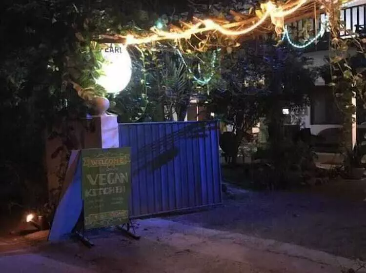 Pearl Villa Rooms And Hostel