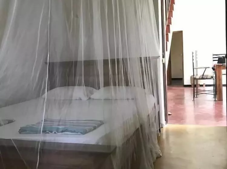 Pearl Villa Rooms And Hostel