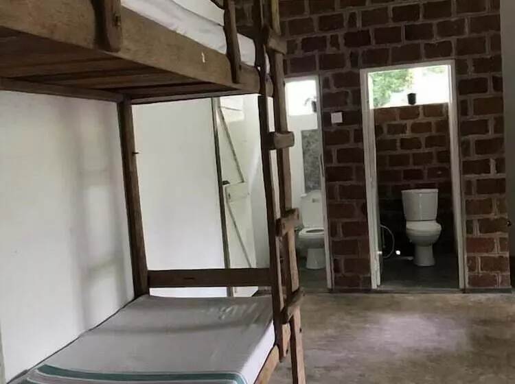 Pearl Villa Rooms And Hostel