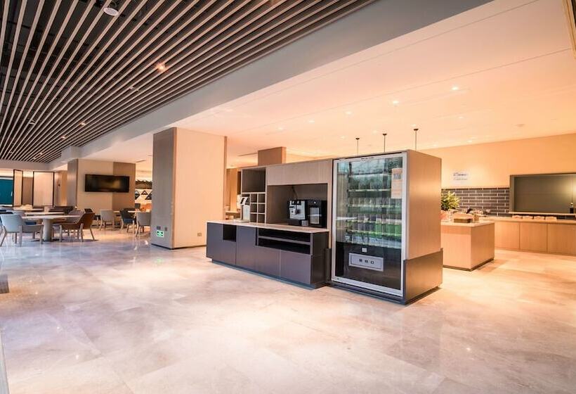 Отель Holiday Inn Express Kunming West, An Ihg