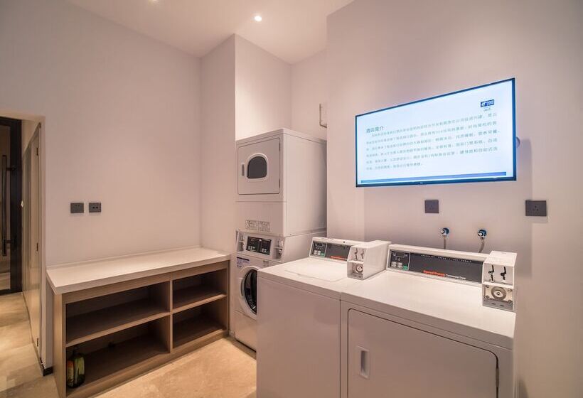 Отель Holiday Inn Express Kunming West, An Ihg