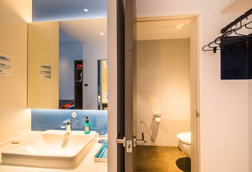 Отель Holiday Inn Express Kunming West, An Ihg