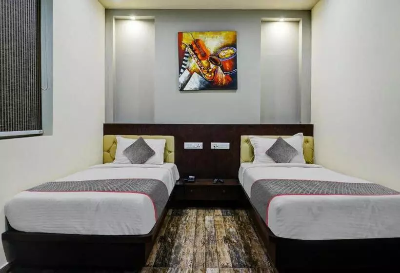 Townhouse 1199 Hotel Dev S Inn By Cj
