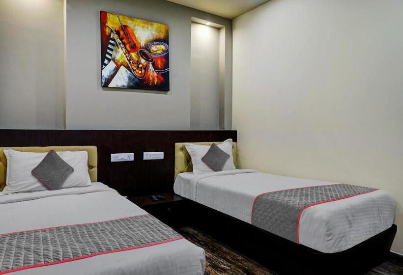 Townhouse 1199 Hotel Dev S Inn By Cj