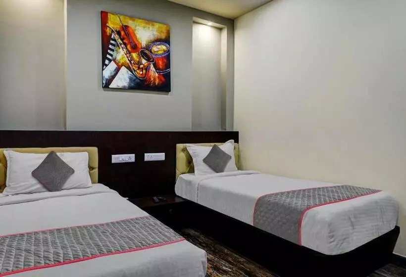 Townhouse 1199 Hotel Dev S Inn By Cj